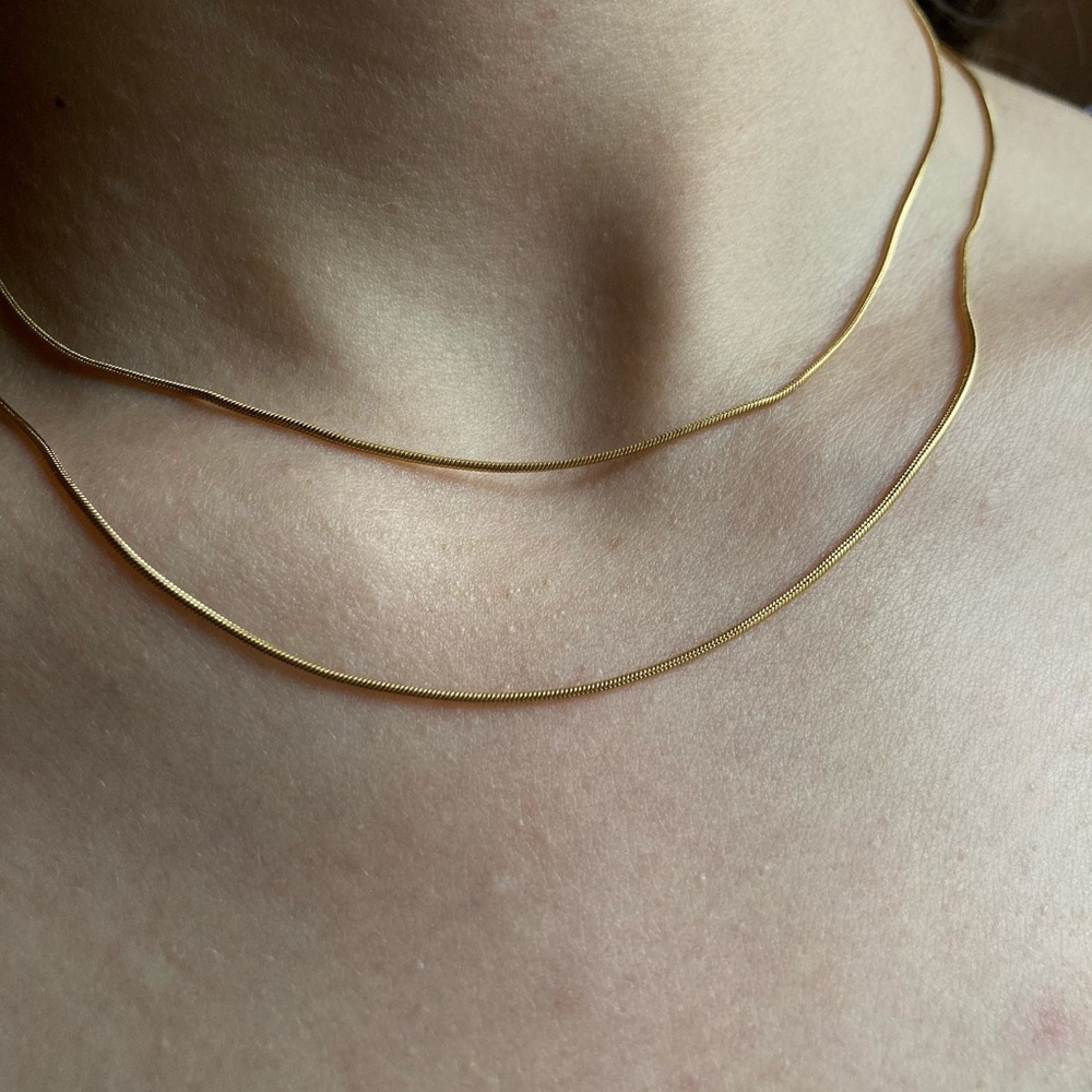 ⭐️Thin snake chain⭐️ - Picture 2 of 3